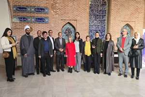 نمایشگاه «میراث ادبی ایران» گشایش یافت؛ بازخوانی آثار نظامی در مسجد کبود ایروان