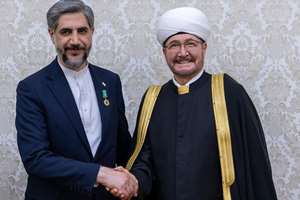 اعطای نشان عالی مسلمانان روسیه به رایزن فرهنگی ایران