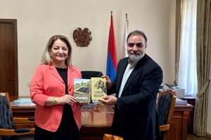 ۴۵۰۰ دانش‌آموز در ۲۰ مدرسه ارمنستان فارسی می‌آموزند